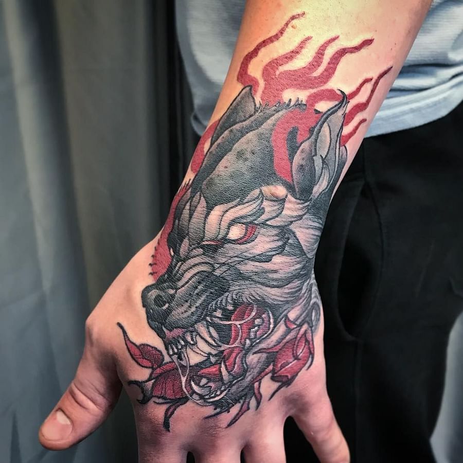 Neo-Traditional wolf tattoo