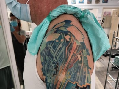 A Ok Tattoo & 2 Ravens Art Gallery