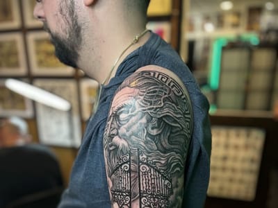 Aloha Tattoo Waikiki Hilton Hawaiian Village Rainbow Bazaar