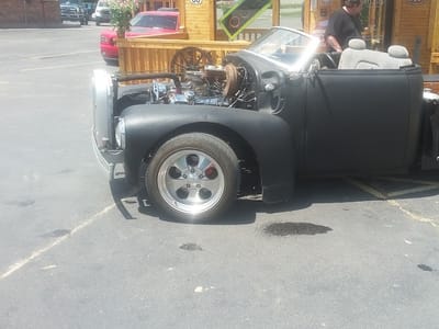 Bee Line Tattoo & Piercing