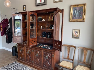 Black Diamond Tattoo and Crystal Shop