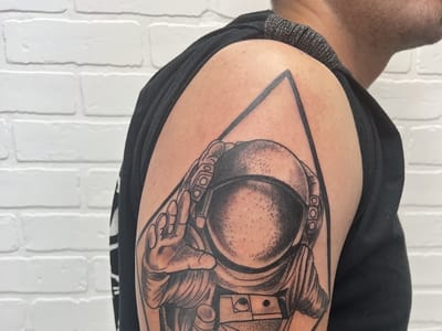 Black Swallow Tattoo Studio