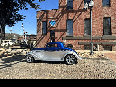 Blue Moon Tattoo & Body Piercing