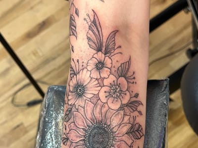 Blue Moon Tattoo & Body Piercing