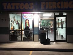 Blue Robyn tattoo an body piercing studio