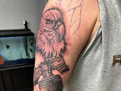 Center Left Tattoo studio