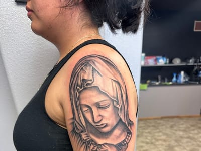 Center Left Tattoo studio