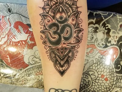 Chameleon Tattoo & Body Piercing