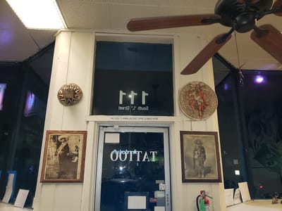 Darkside Ink. / Piercings / Dermals