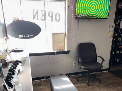 De Ultimate Tattoos and Piercing