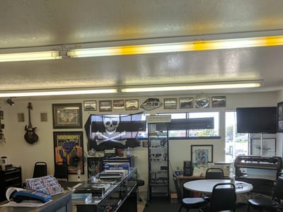 Deep Blue Tattoo & Piercing