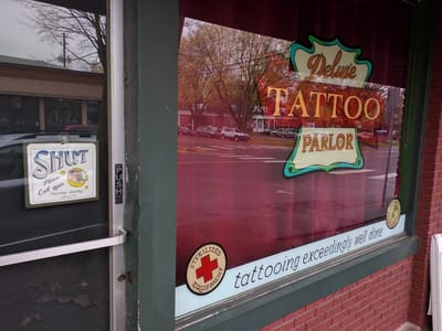 Deluxe Tattoo Parlor