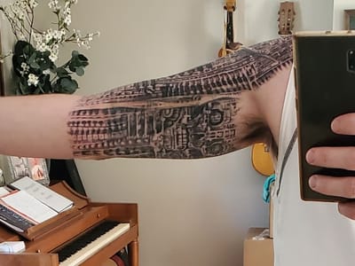 Deluxe Tattoo