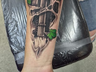 Diamond Tattoo & Custom Art