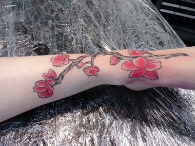 DICK'S TATTOO PARLOR