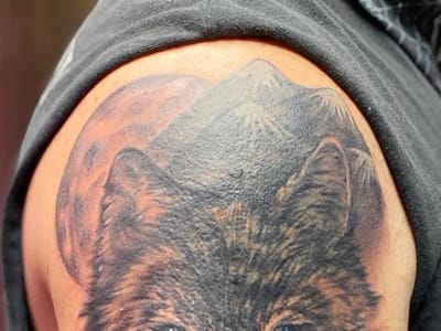 Ellie and Her Ink Machine