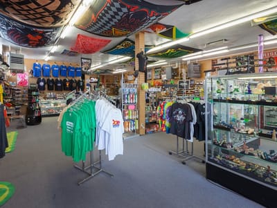 Freaky's Smoke Shop & Tattoo I Colfax