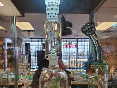 Freaky's Smoke Shop & Tattoo III Thornton