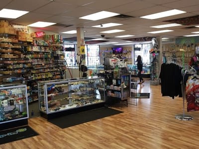 Freaky's Smoke Shop & Tattoo III Thornton