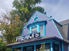 Freaky's Smoke Shop & Tattoo V PLATTE