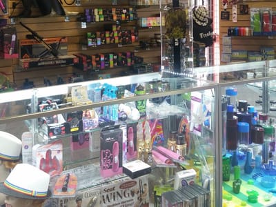 Freaky's Smoke Shop & Tattoo VIII S. Wadsworth