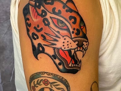 Girls & Roses Tattoo Studio