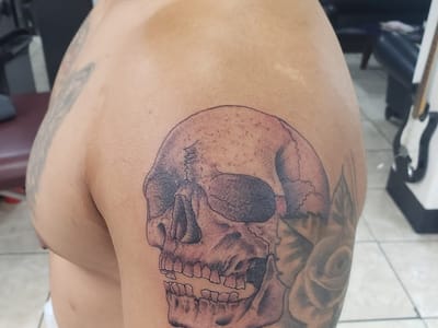 Gold Mountain Tattoo est. 2016