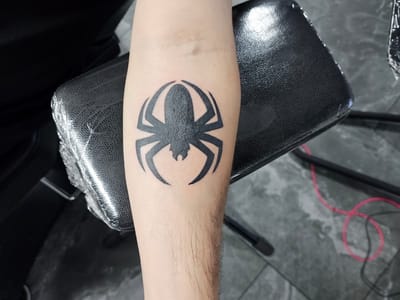 Grand Avenue Tattoo & Piercings