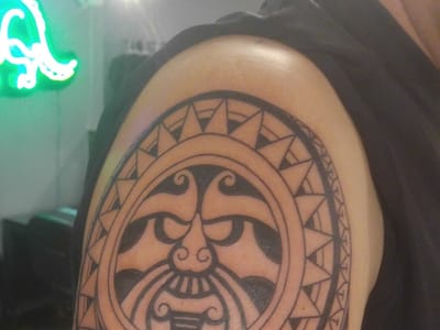 Guns N' Needles Tattoo