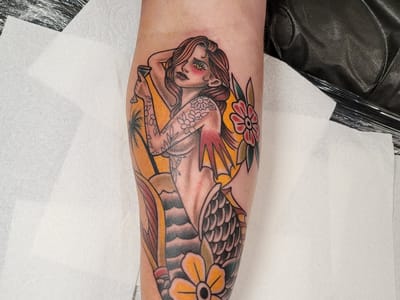 Hearts and Hands Tattoo and Piercing