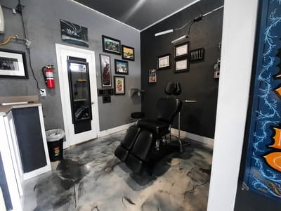 Hearts and Hands Tattoo and Piercing