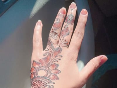 Henna/Mehndi tattoo by Amber