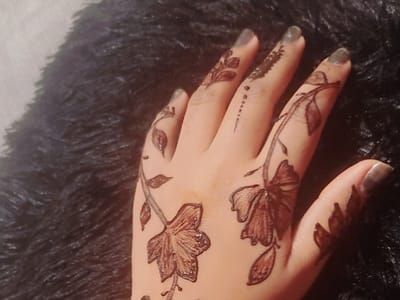 Henna/Mehndi tattoo by Amber
