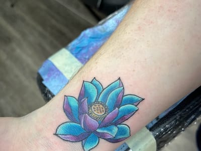 Hybiscus Tattoo and Piercing