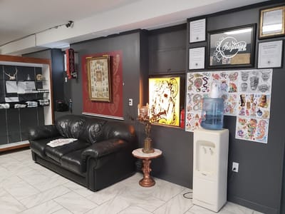Inkglorious Custom Tattoo Studio