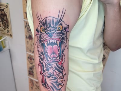 J & G Tattoo & Body Piercing