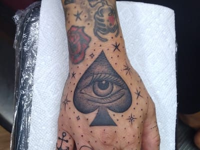 King of Hearts Tattoo (NO PIERCING)