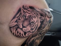 Knucklehead Tattoo Shop