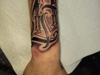 Kustom Canvas Tattoo Studio