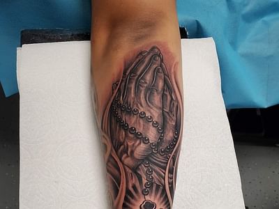 KUSTOM CREATIONS TATTOO & PIERCING STUDIO