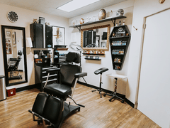 Lawrence INK Design & Tattoo studio