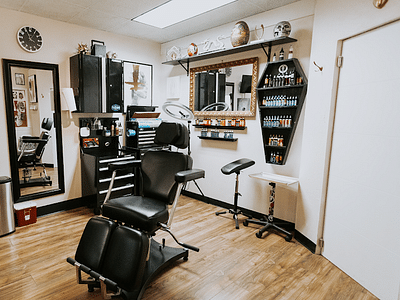 Lawrence INK Design & Tattoo studio