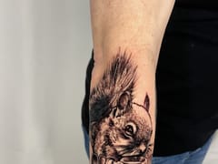 Love N Hate Elite Tattoo Studio