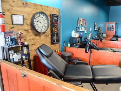 Lucky Gal Tattoo & Piercing