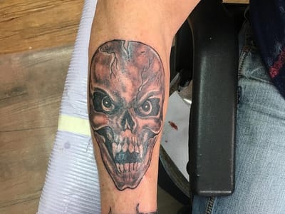 Man's Ruin Tattoo & Piercing