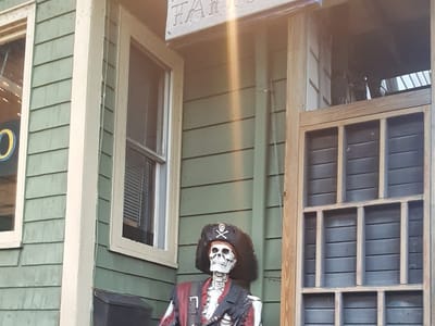 Mooncusser Tattoo & Piercing Studio