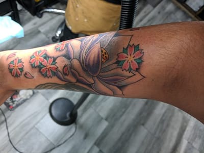 Ocho Placas Tattoo Company