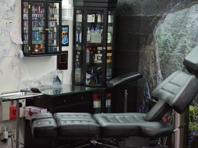 Old Crow Tattoo and Art Gallery