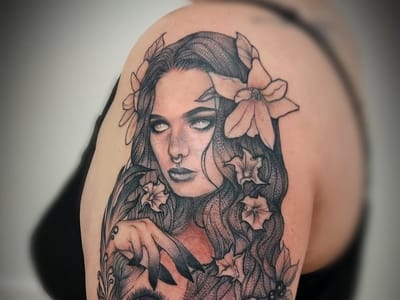 Queen Bee Tattoo & Salon