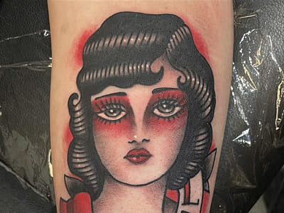 Red Moon Custom Tattoo & Piercing